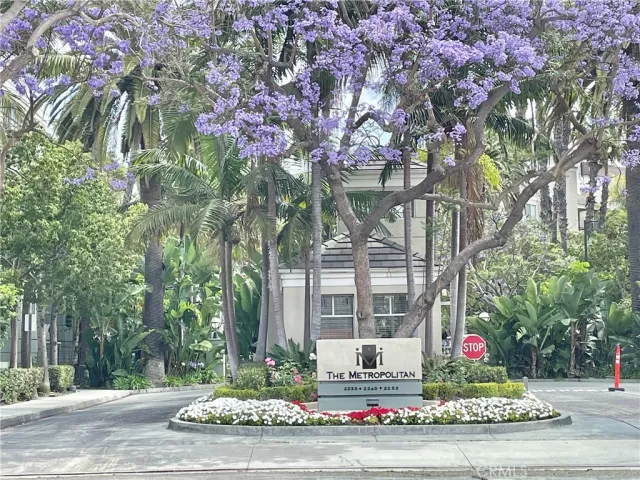 MLS: PW25119875 Condo For Sale