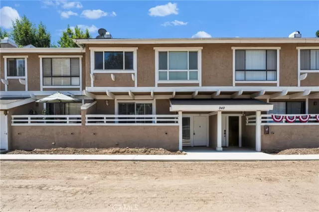 MLS: PW25121032 Condo For Sale