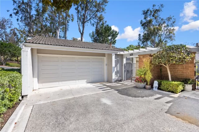 MLS: PW25121201 Condo For Sale