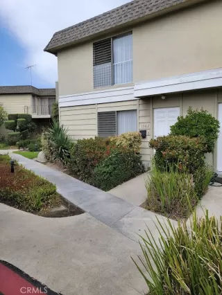 Browse active condo listings in BRIGHTON TERRACE