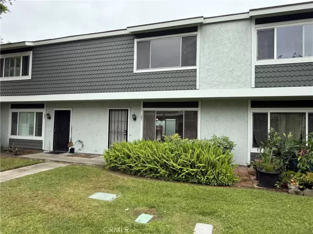 MLS: PW25125118 Condo For Sale