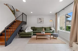 Photo #1: PW25127181 Listing