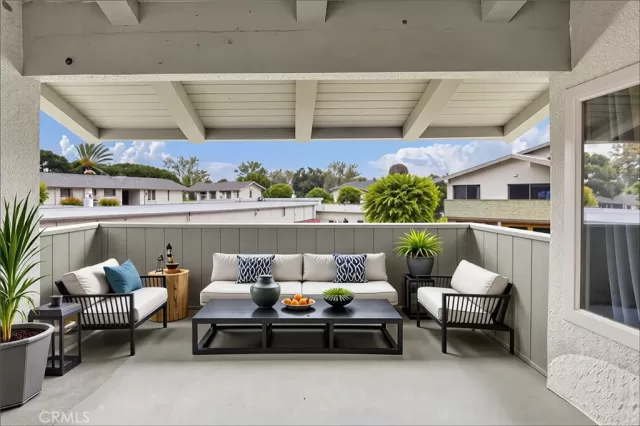 MLS: PW25129213 Condo For Sale