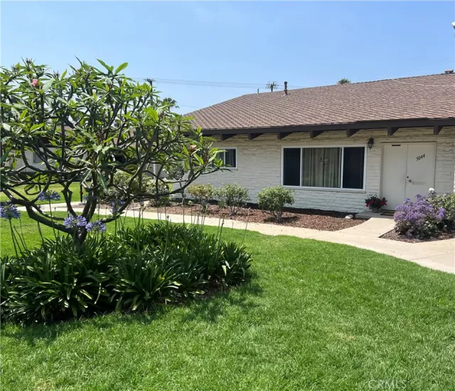 MLS: PW25129411 Condo For Sale