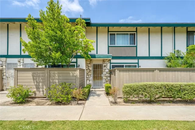 MLS: PW25129473 Condo For Sale