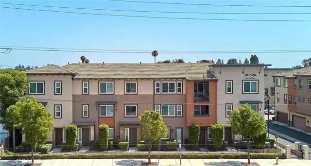 MLS: PW25131893 Condo For Sale