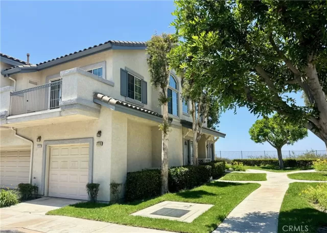 MLS: PW25132310 Condo For Sale