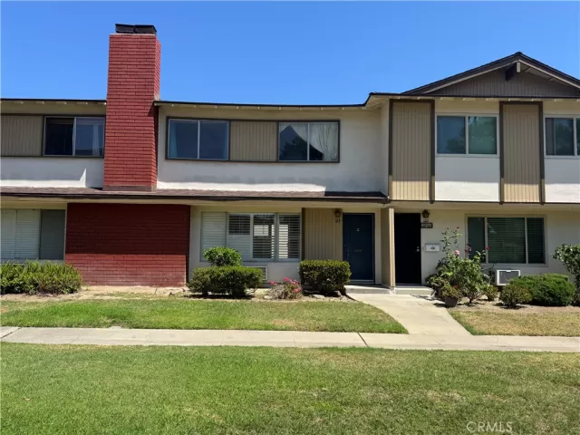 MLS: PW25133658 Condo For Sale