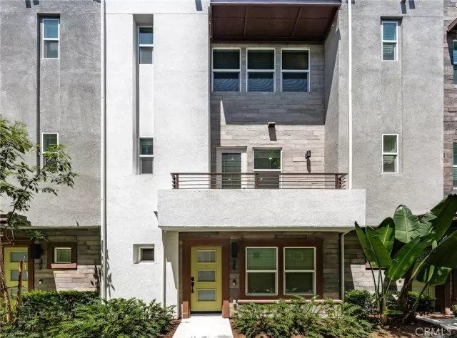 MLS: PW25133828 Condo For Sale