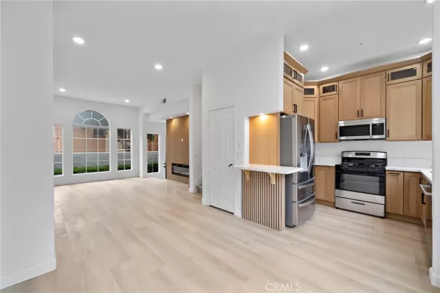 MLS: PW25136027 Condo For Sale