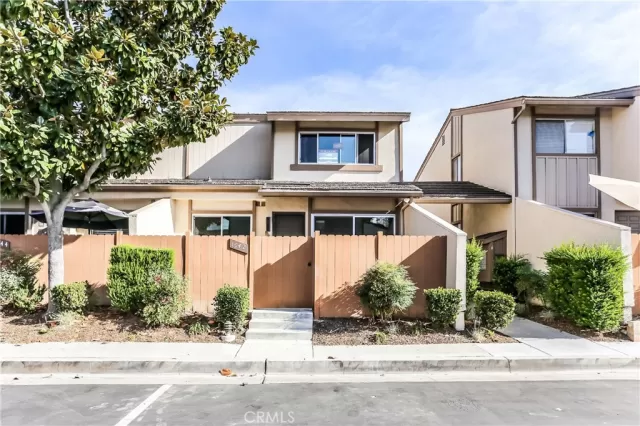 MLS: PW25136239 Condo For Sale