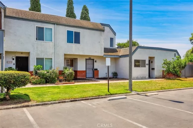 MLS: PW25137123 Condo For Sale