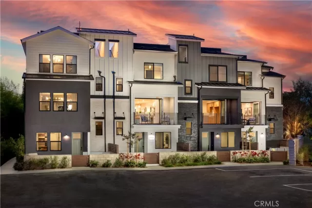 MLS: PW25138875 Condo For Sale