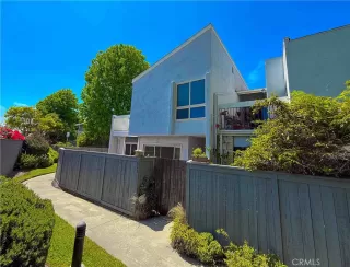 More Details about MLS # PW25139308 : 623 LAKEVIEW LANE 9