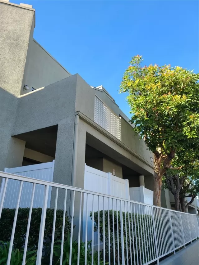 MLS: PW25140429 Condo For Sale