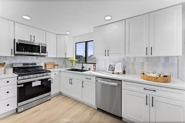 MLS: PW25141359 Condo For Sale