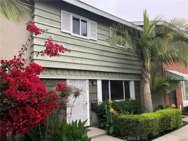 MLS: PW25148576 Condo For Sale