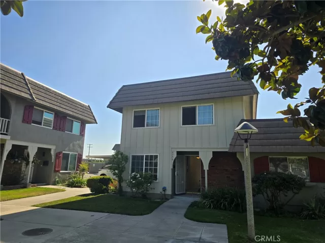 MLS: PW25150148 Condo For Sale