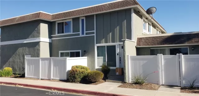 MLS: PW25151715 Condo For Sale