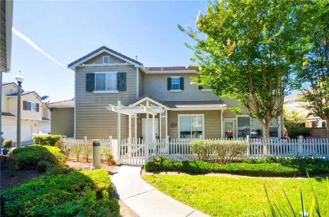 MLS: PW25152119 Condo For Sale