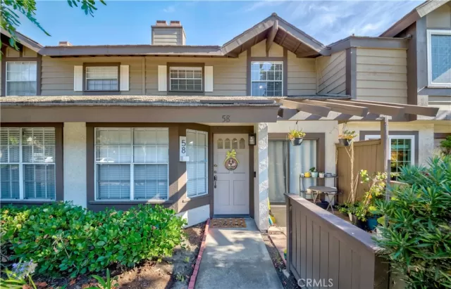 MLS: PW25155147 Condo For Sale