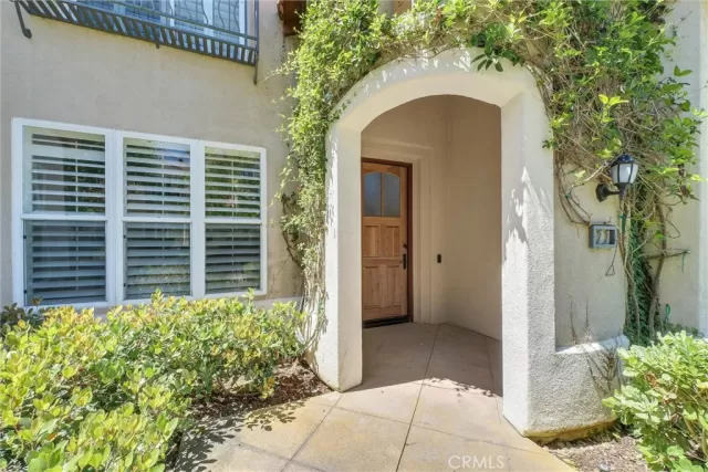 MLS: PW25157294 Condo For Sale