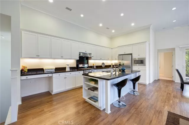 MLS: PW25157300 Condo For Sale