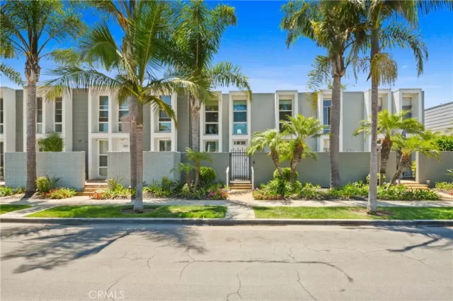 MLS: PW25160560 Condo For Sale