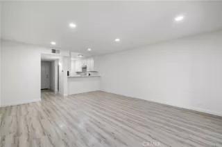 Photo #4: PW25161307 Listing 