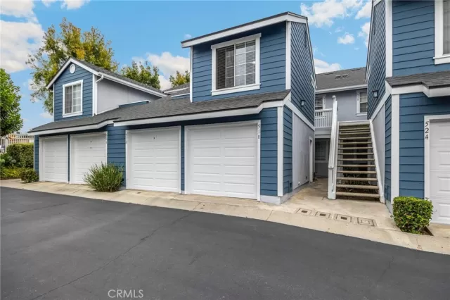 MLS: PW25161914 Condo For Sale