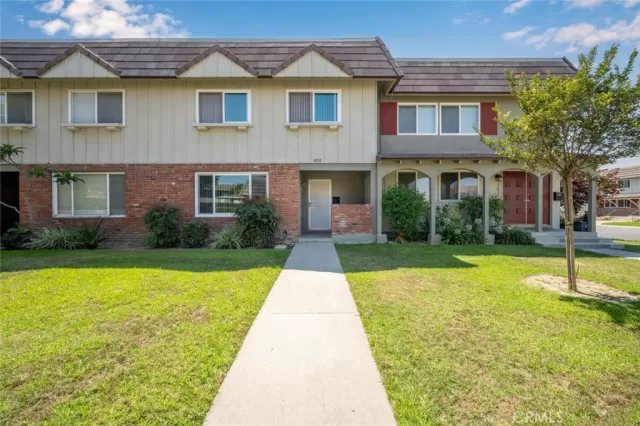 MLS: PW25162219 Condo For Sale