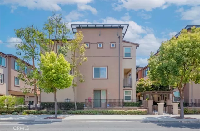 MLS: PW25164205 Condo For Sale