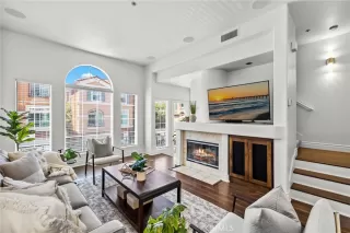 More Details about MLS # PW25165681 : 10 TORRIGIANI AISLE