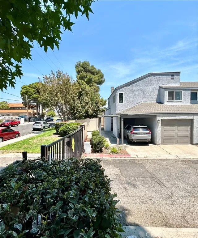 MLS: PW25166490 Condo For Sale