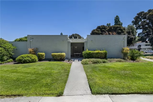 MLS: PW25167557 Condo For Sale