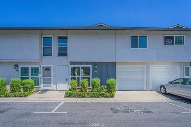 MLS: PW25167727 Condo For Sale