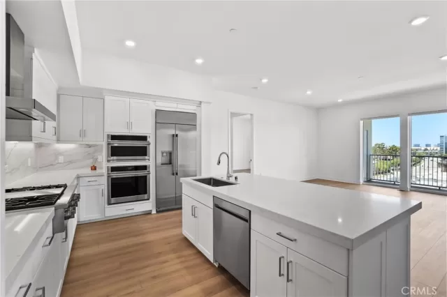 MLS: PW25170999 Condo For Sale