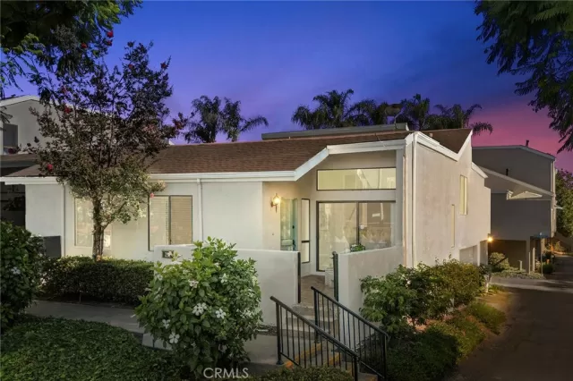 MLS: PW25171232 Condo For Sale