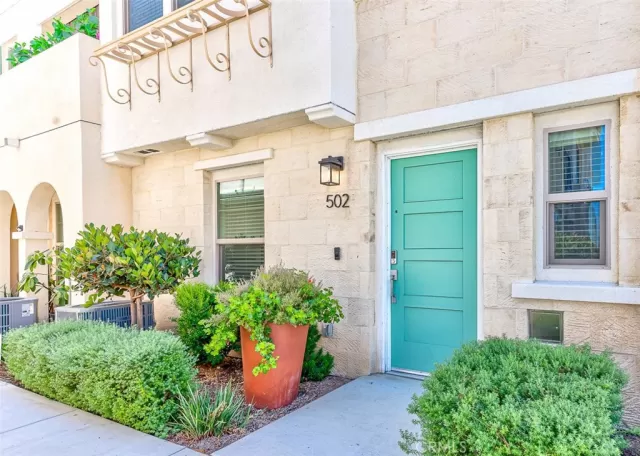 MLS: PW25171314 Condo For Sale