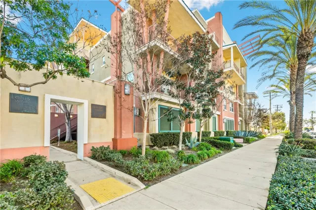 MLS: PW25171440 Condo For Sale