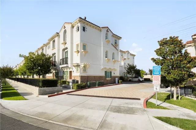 MLS: PW25172623 Condo For Sale