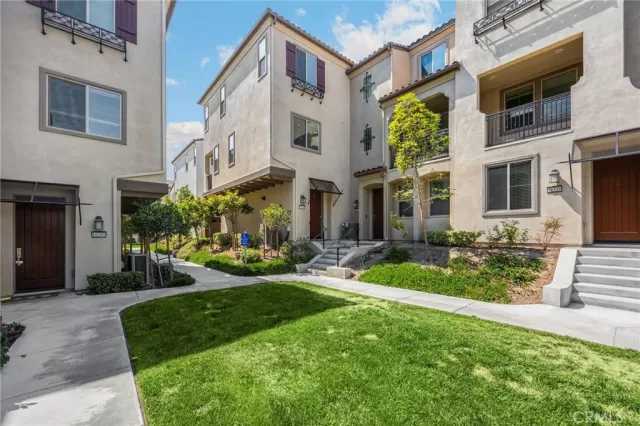 MLS: PW25174792 Condo For Sale