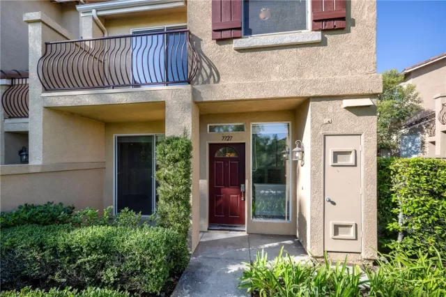 MLS: PW25174862 Condo For Sale