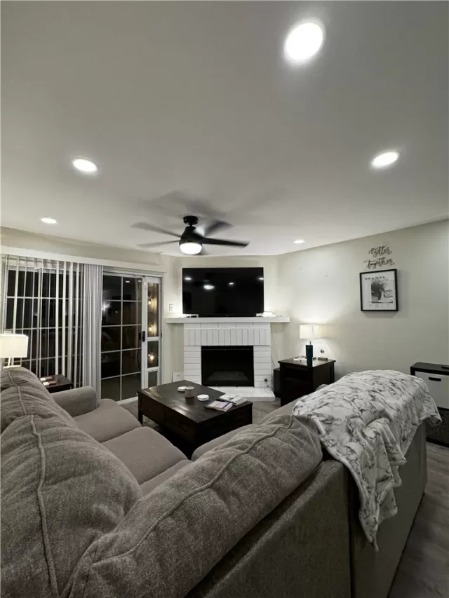 MLS: PW25176368 Condo For Sale