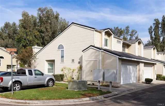 MLS: PW25179807 Condo For Sale