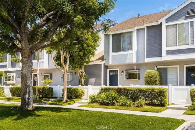 MLS: PW25181079 Condo For Sale