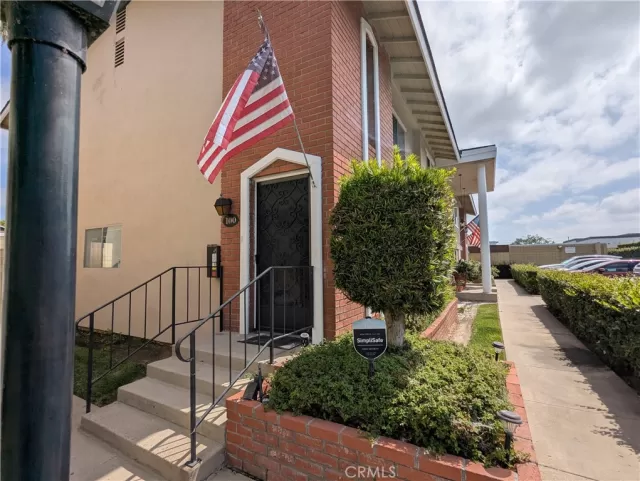 MLS: PW25181408 Condo For Sale