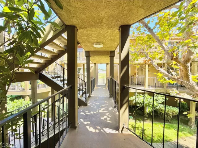 MLS: PW25182202 Condo For Sale