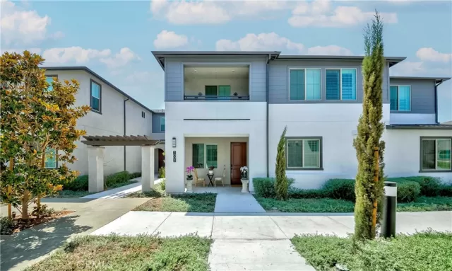 MLS: PW25182329 Condo For Sale