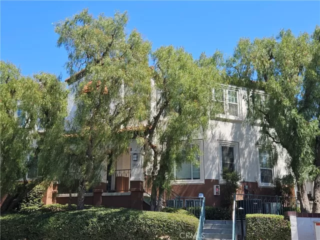 MLS: PW25182987 Condo For Sale